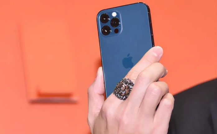 渝中苹果手机维修分享iPhone12系列重启方法教程 